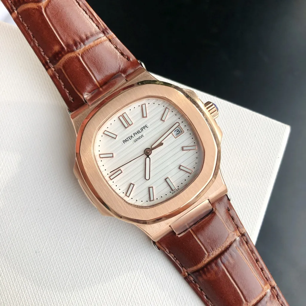 【Foreign trade import】💰2400! Patek Philippe's "Nautilus" Citizen movement comes with new feedback [Movement] Paired with GD's focus on the new Citizen 8215 movement imported from Japan, it inherits Citizen's high-quality, stable and cost-effective advantages, 0️⃣ worries about repairs [Case] 316L stainless steel case CNC technology restores the original shell shape and curvature one to one, pursuing the original 0️⃣ gap [Bracelet] Using 316 stainless steel custom-grade ergonomic bracelet [Dial] Adhering to the fineness of the big manufacturers, we strictly pursue the gap between the text lines, the thickness of the scales, and the luminous color, and strive to synchronize the 0️⃣ gap with the genuine ones ⚠️ Please look for the exclusive quality of GD products
